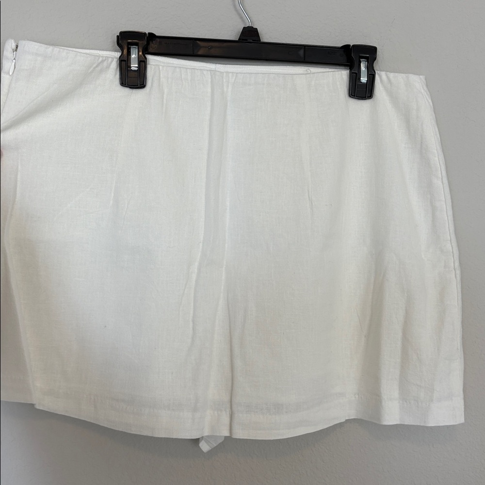 Abercrombie & Fitch Linen-Blend Mini Skort | White | Size XL - Picture 2 of 3